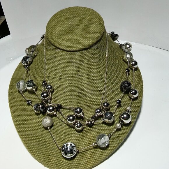 Women`s silver tone long bead chain necklace. - Picture 1 of 4